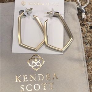Kendra Scott New earning